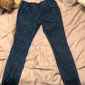 Like NEW! Teal, workout leggings. Size Large.